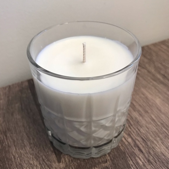 French Vanilla Soy Wax Candle - Picture 2 of 4